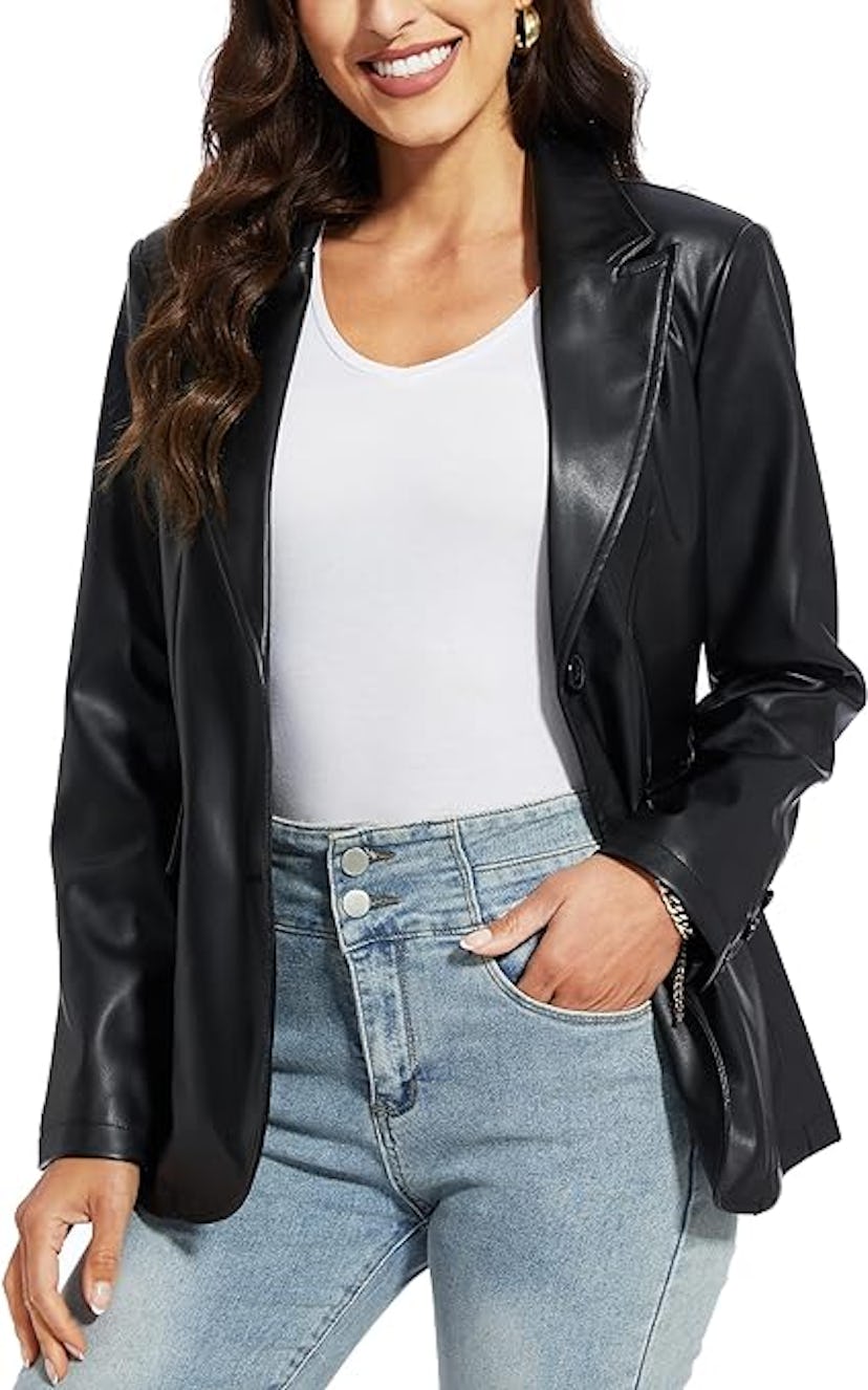 Fahsyee Women's Faux Leather Blazer